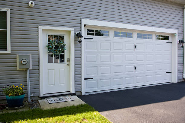 24/7 Emergency Garage Door Panel Replacement experts in Laguna Heights, TX